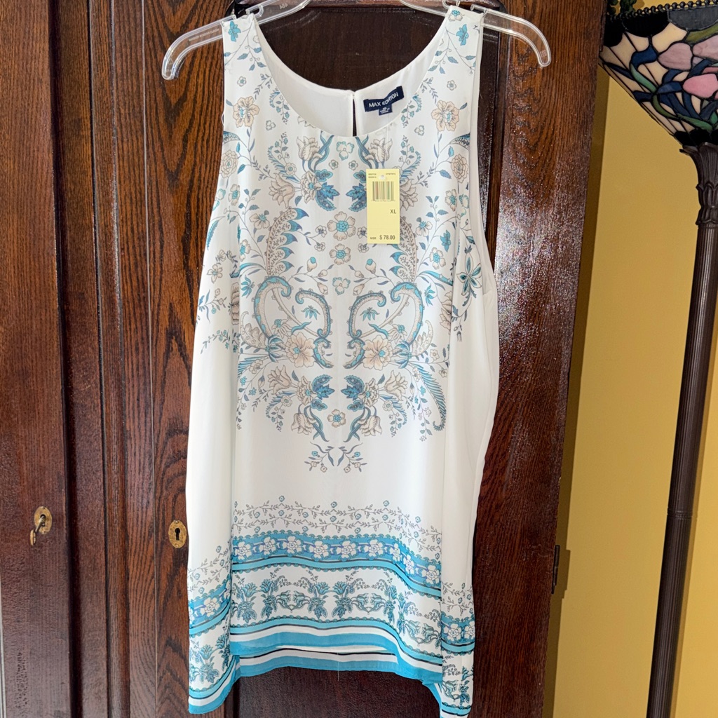 Max Edition White And Blue Floral Sleeveless Tunic Overlay Blouse